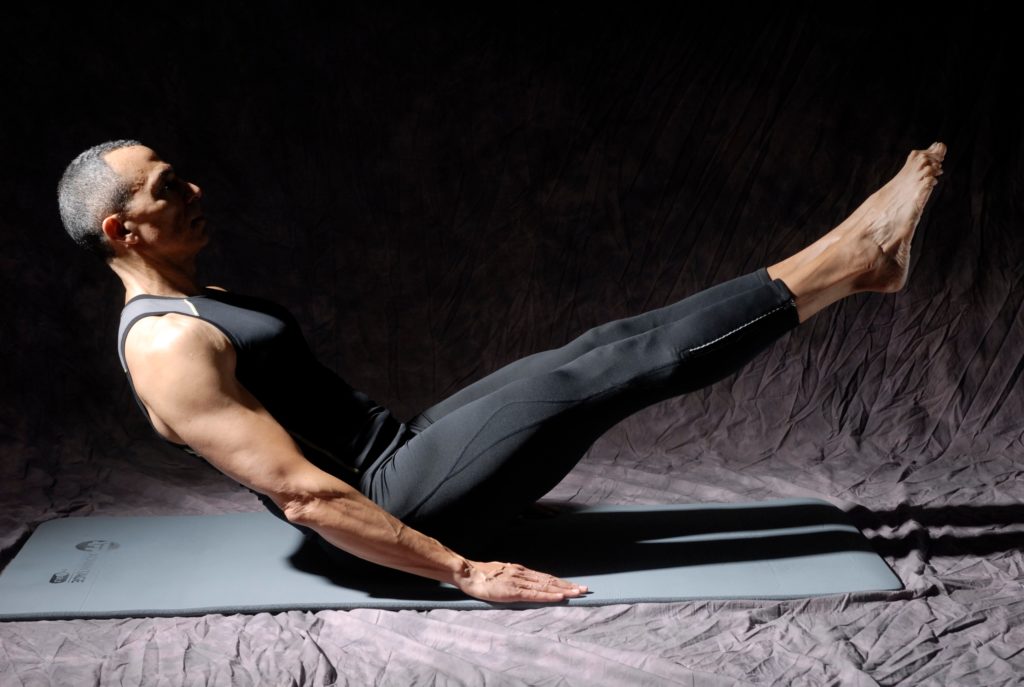 Ralph, fitness director at Santé Wellness Retreat, coaching in the gym